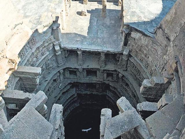 Rani-ki-Vav (India): Located on the banks of the Saraswati River in Patan, Gujarat, this Queen’s Stepwell was initially built as a memorial to a king in the 11th century AD. Designed as an inverted temple highlighting the sanctity of water, it has more than 500 principle sculptures and over 1,000 minor ones.