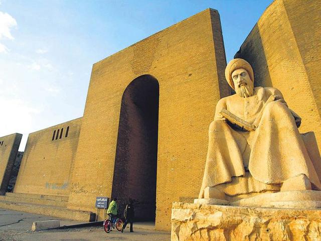 Erbil Citadel (Iraq): It is a fortified settlement on the top of a ‘tell’ — a hill that was created by many generations of people living and rebuilding on the same spot. A continuous wall of 19th century facades conveys the visual impression of an impregnable fortress.
