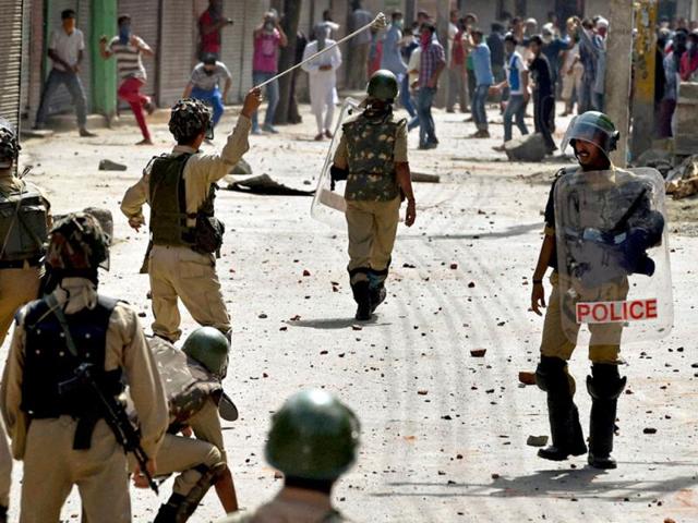 Protesters-and-security-forces-clash-in-Srinagar-following-a-protest-rally-against-Israil-s-attack-on-Gaza-PTI-Photo
