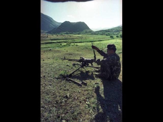 Indian Army soldiers on way to Dras sector during the Kargil conflict. (Manish Swarup/HT Photo)