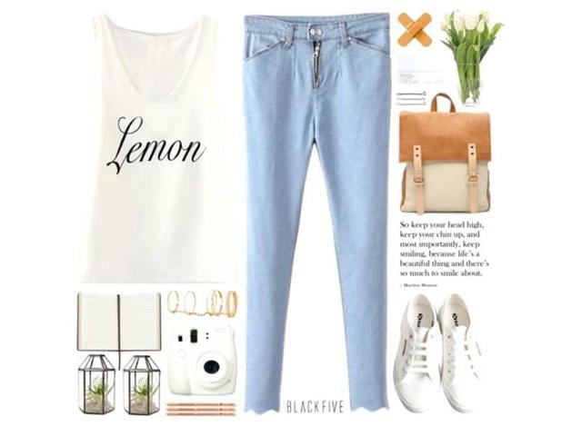 Another perfect solution for a trendy day at college. A simple off white ganji, paired with pale blue denims with this adorable little bag will definitely get your college mates talking!