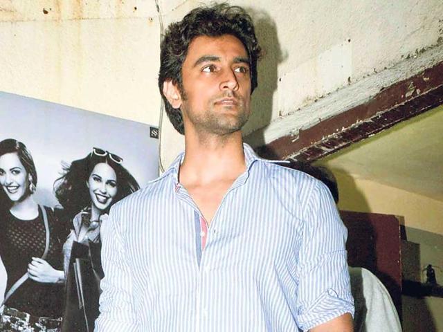 Kunal Kapoor spotted at a Mumbai theatre. (Photos: Yogen Shah)