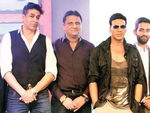 Akshay Kumar made quite a fashion statement with his irreverent sense of style at a Mumbai event. (Photos: Pradip Guha)