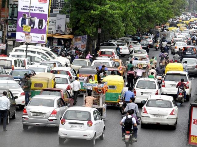 Traffic jam at MG Road in Indore as people flocked to markets to shop for Rakshabandhan. (Amit K Jaiswal/HT photo)