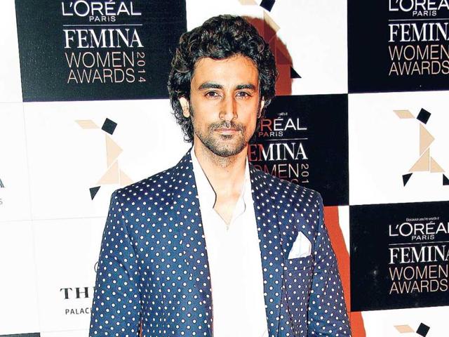 Look swanky at formal dos. Let Kunal Kapoor show you how to pull off the look.