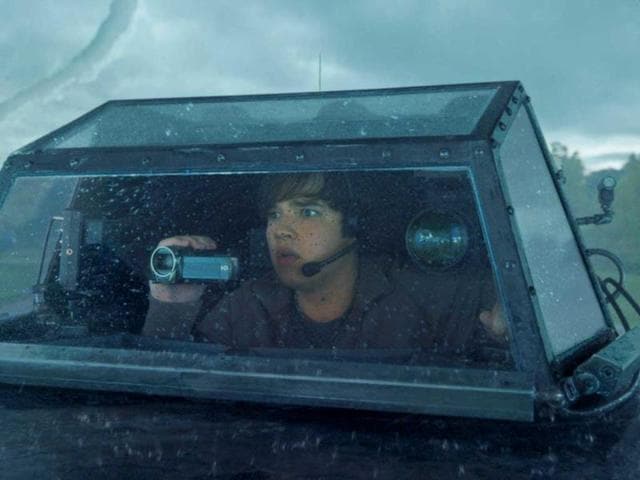 The film is a story told through the eyes and lenses of professional storm chasers and brave town folks.