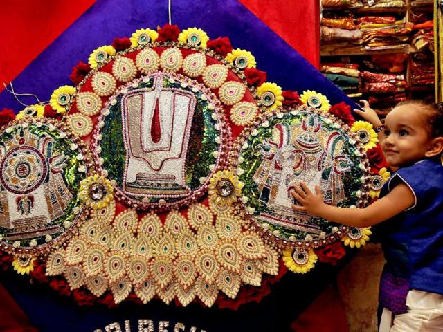 A 50-inch rakhi prepared by Palrecha Brothers, a shop in Indore, which was tied at Khajrana temple on Rakshabandhan Day. (Arun Mondhe/HT photo)