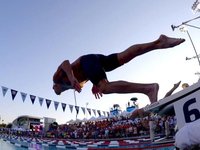 Michael Phelps starts the men's 200-meter individual medley final at the US nationals of swimming in Irvine, California. (AP Photo)
