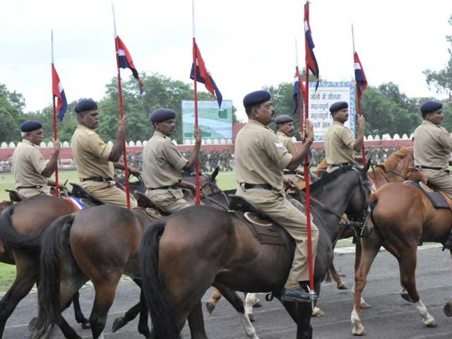 Police contingent takes part in Independence Day parade rehearsal at Motilal Nehru stadium in Bhopal on Monday. (Mujeeb Faruqui/HT photo)