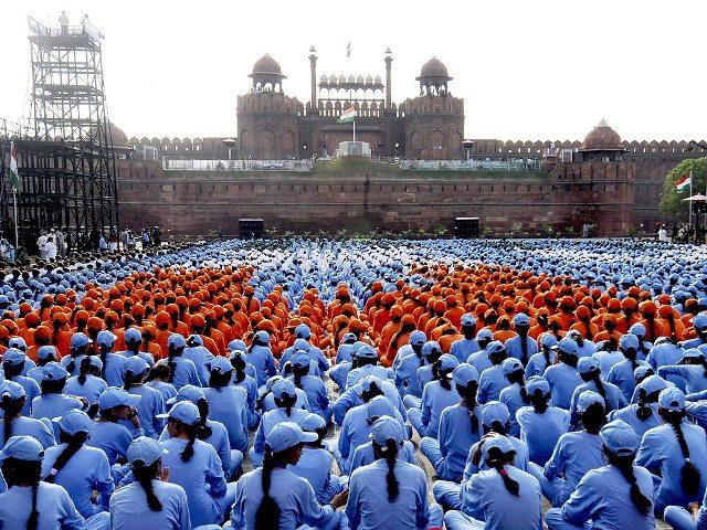 School children participate in the final rehearsal for the Independence Day celebrations at the Red Fort, in New Delhi.(Sonu Mehta/HT Photo)