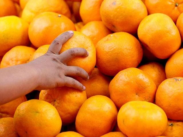 Orange: Like most citrus fruits it contains a high level of vitamin C along with beta carotene, folic acid, phosphates, iodides, iron, phytonutrients and flavonoids. These components help to treat dark spots and blemishes. The orange peel can be powdered and used as a scrub for instant glow and skin whitening as it acts as a natural bleach. It also acts as a toner removing dirt, dead skin and giving the skin a firmer feel. (AFP)