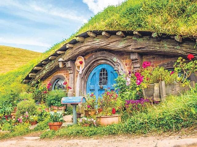The-Hobbiton-movie-set The-Hobbiton-movie-set