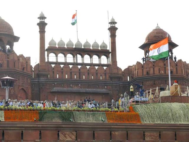Prime Minister Narendra Modi address the nation from the Rampart of historical Red Fort during the 68th Independence Day celebrations in New Delhi(Mohd Zakir/HT Photo)