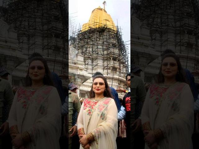Rani Mukerji offers prayers at Ambaji temple for her movie Mardaani. (PTI Photo)