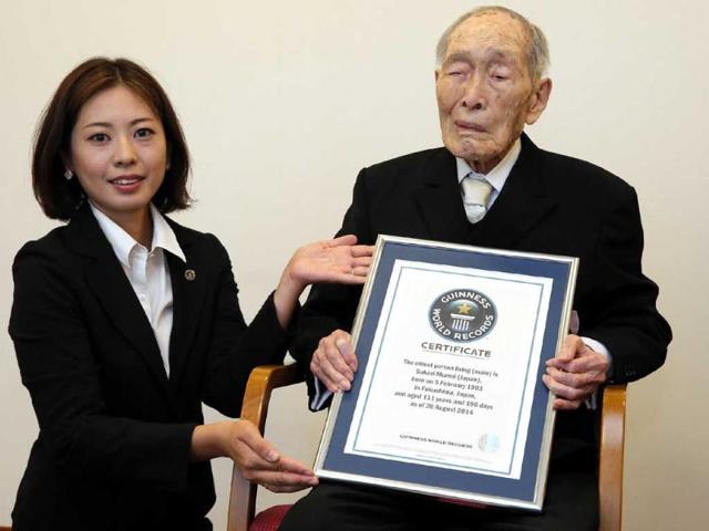Sakari-Momoi-R-gets-recognised-as-the-world-s-oldest-living-man-by-the-Guinness-World-Records-in-Tokyo-on-Wednesday-AFP-Photo