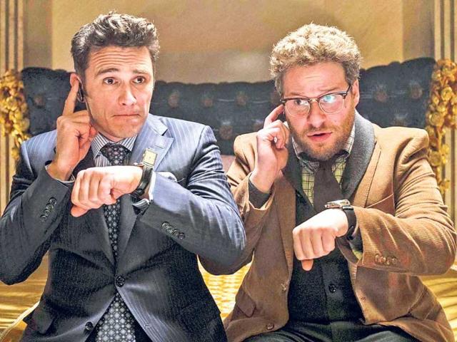 James Franco and Seth Rogen: The two met on the sets of American ­sitcom, Freaks and Geeks, in 1999, and have been best buddies ever since. The two have pulled off numerous pranks together, apart from appearing in films such as The Pineapple Express (2008) and This is the End (2013). James Franco, in an interview, stated that his friendship with Seth Rogen changed his perspective towards life. “I was taking myself too seriously in films,” Franco said.