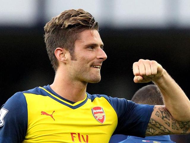 Arsenal-s-French-striker-Olivier-Giroud-waves-to-fans-after-the-final-whistle-during-the-English-Premier-League-football-match-against-Everton-at-Goodison-Park-in-Liverpool-AFP-Photo Arsenal-s-French-striker-Olivier-Giroud-waves-to-fans-after-the-final-whistle-during-the-English-Premier-League-football-match-against-Everton-at-Goodison-Park-in-Liverpool-AFP-Photo