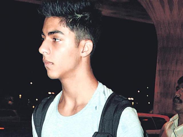 Shah Rukh Khan's son Aryan at Mumbai airport. (HT photo)