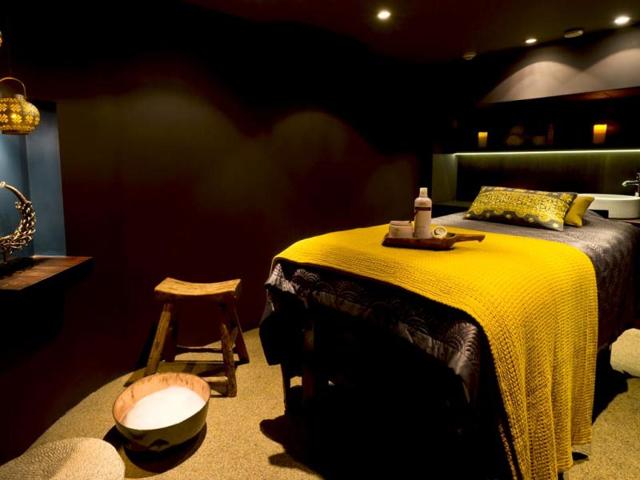 Before summer draws to a close, check out our selection of hot spa and beauty experiences around London and Paris. Both the UK capital and the City of Light are two of the most visited destinations in the world and if you're hitting them, make sure you don't miss out on these spa treatments they have to offer. Aveda Institute, 174 High Holborn, London WC1V 7AAThe all-natural Aveda Institute at High Holburn is a big draw with the city's beauty fans. Among the most popular treatments are the "Stress-Fix" options, which all incorporate the Stress-Fix aroma (with lavender, lavandin and clary sage) throughout each treatment.