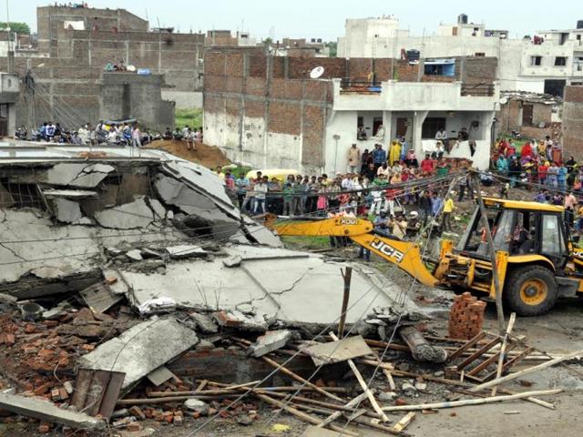 A-house-being-demolished-during-the-anti-encroachment-drive-at-Patel-Nagar-in-Indore-on-Thursday-Amit-K-Jaiswal-HT-photo A-house-being-demolished-during-the-anti-encroachment-drive-at-Patel-Nagar-in-Indore-on-Thursday-Amit-K-Jaiswal-HT-photo