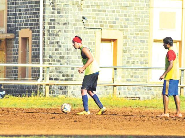 Ranbir Kapoor gets sporty on the football ground in Sacred Heart Boys School, Santacruz (Mumbai). (Photo: Viral Bhayani)