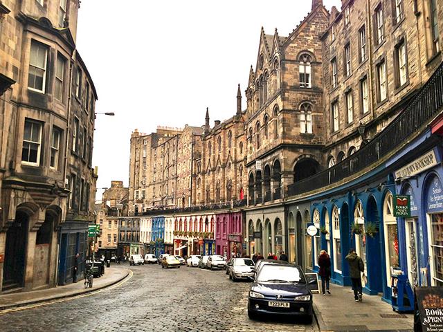 Edinburgh-s-Old-Town-AP Edinburgh-s-Old-Town-AP