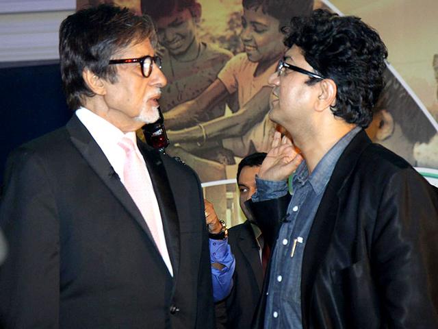 Actor Amitabh Bachchan and lyricist Prasoon Joshi, during the launch of Dettol Banega Swachh India a five-year-nationwide programme by Reckitt Benckiser in Mumbai on September 25, 2014. The programme spreads awareness about the importance of hygiene and sanitation to millions across the country. Amiabh Bachchan is the programme ambassador for the campaign. (IANS)