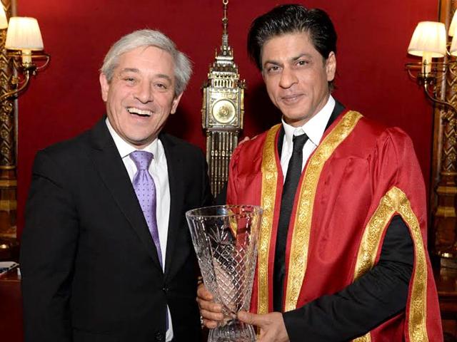 Shah Rukh Khan Presented With Global Diversity Award Hindustan Times Srk was hosting the ceremony and ranveer performed a tribute after his performance, srk had some interesting questions for ranveer. global diversity award