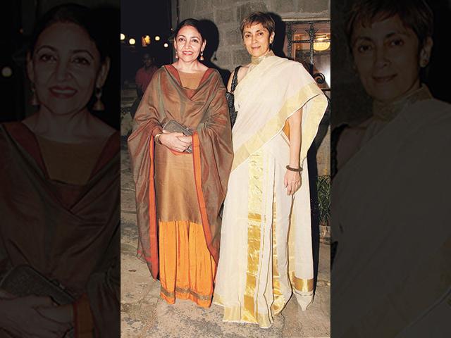 Deepti Naval and Deepa Sahi pose for shutterbugs at a film event in Mumbai.(Photos: Yogen Shah)
