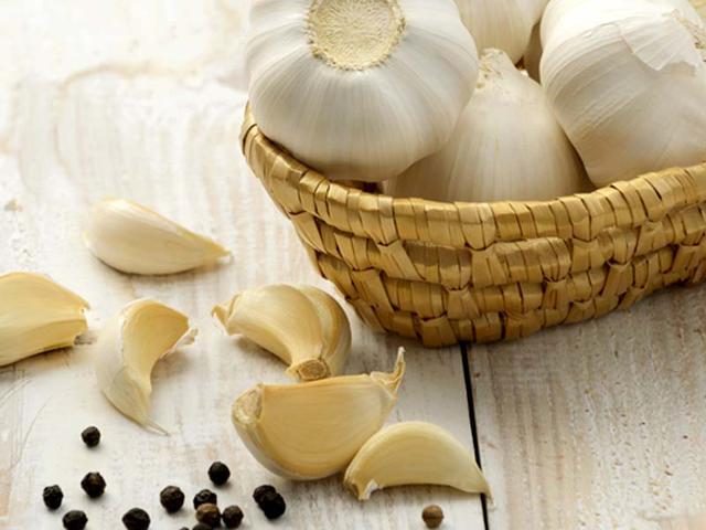 Garlic: A powerhouse of antioxidants, garlic is usually needed by the body to strengthen the immune system. Since, stress weakens our immune system, we need garlic to toughen us up.