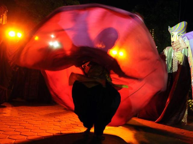 A dancer performs at a cultural event organised as part of Global Investors' Summit in Indore on Thursday. (Amit K Jaiswal/HT photo)