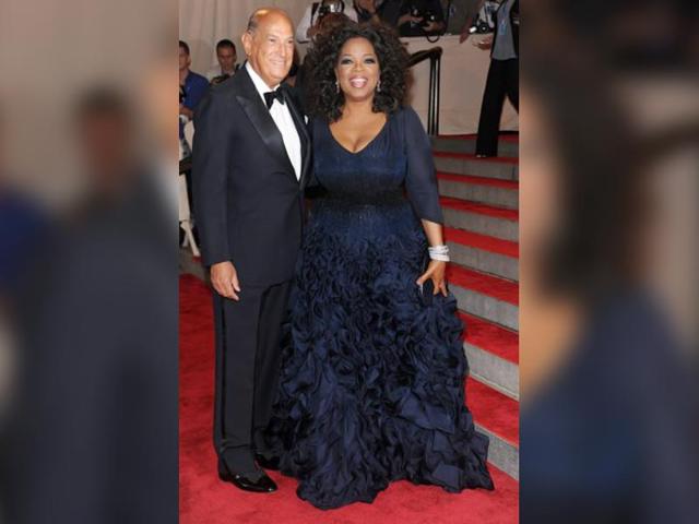 In this May 3, 2010 file photo, Oprah Winfrey, right, and Oscar de la Renta arrive at the Metropolitan Museum of Art Costume Institute gala, in New York. The designer was a favorite of socialites and movie stars alike. (AP) In this May 3, 2010 file photo, Oprah Winfrey, right, and Oscar de la Renta arrive at the Metropolitan Museum of Art Costume Institute gala, in New York. The designer was a favorite of socialites and movie stars alike. (AP)