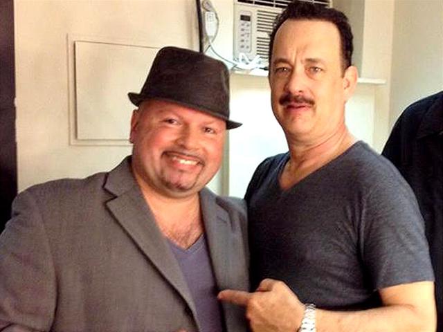 Tom-Hanks-with-cab-driver-friend-Manny-Anzalota-Photo-courtesy-Facebook Tom-Hanks-with-cab-driver-friend-Manny-Anzalota-Photo-courtesy-Facebook