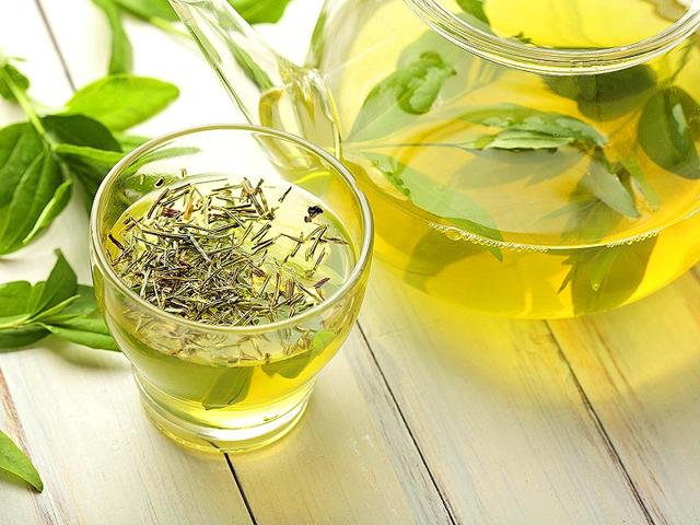 Sip on green/chamomile tea: There is enough proof that green tea and chamomile tea can strengthen the immune system. Green tea/ chamomile tea is loaded with catechins, an essential antioxidant to kill bacteria and lower risk of infections. For maximum benefit, drink a couple cups of green tea mixed with a half a spoon of raw honey.