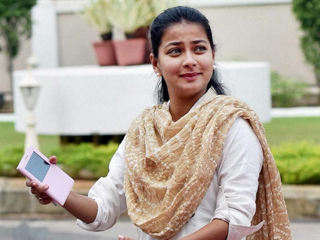 Congress MLA Praniti Shinde, daughter of former Union home minister Sushil Kumar Shinde at Vidhan Bhavan for the three-day special session of Maharashtra assembly in Mumbai. (PTI photo)