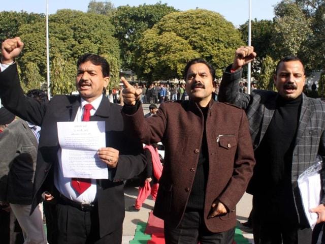 Panthers-Party-MLA-shout-slogans-against-the-state-government-in-2012-in-the-assembly-HT-File-photo Panthers-Party-MLA-shout-slogans-against-the-state-government-in-2012-in-the-assembly-HT-File-photo