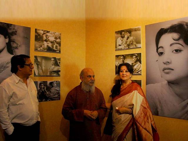 Actor turned Trinomul Congress MP Moon Moon Sen along with artist Subhaprassaanna and actor Ranjit Mullick during a photo exhibition on her mother and actor Suchitra Sen at Gaganendra Nath exhibition hall as a part of 20th Kolkata International Film Festival in Kolkata, on Nov 11, 2014. (IANS)