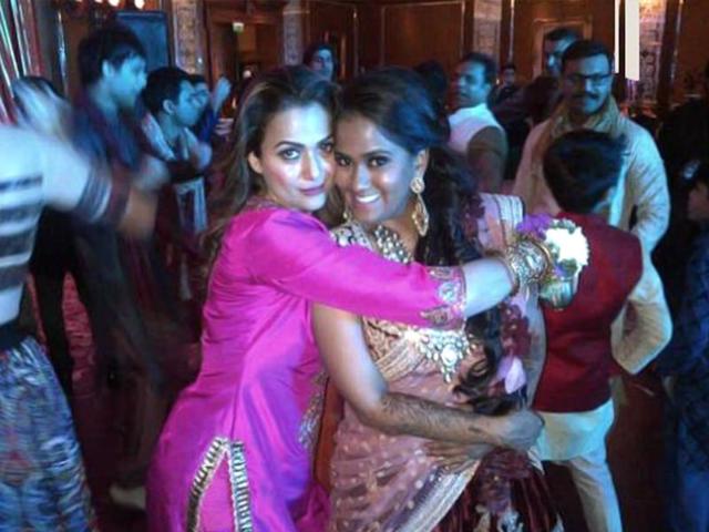 Arpita Khan with Amrita Arora at her mehndi and sangeet ceremony. (Courtesy: Twitter)