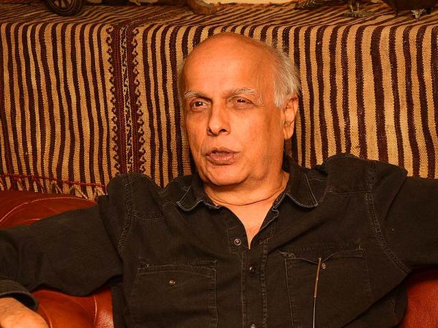 Filmmaker-Mahesh-Bhatt-refused-to-pose-for-pictures-saying-he-hadn-t-shaved-his-beard-He-had-to-be-convinced-by-Soni-Razdan-that-it-was-fine-to-pose-without-having-a-proper-shave-Photo-Prodip-Guha Filmmaker-Mahesh-Bhatt-refused-to-pose-for-pictures-saying-he-hadn-t-shaved-his-beard-He-had-to-be-convinced-by-Soni-Razdan-that-it-was-fine-to-pose-without-having-a-proper-shave-Photo-Prodip-Guha