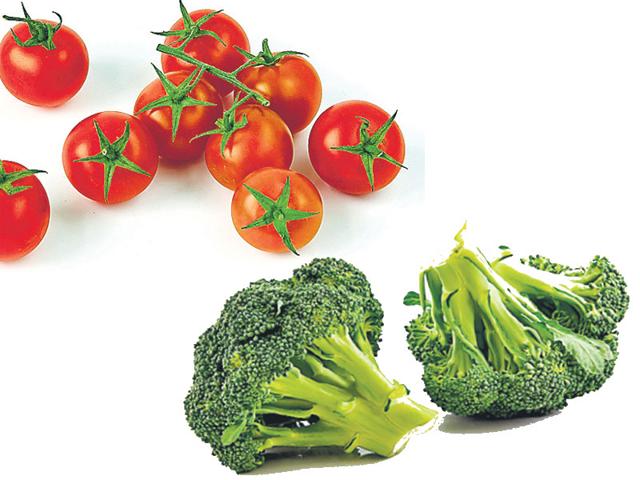 Pre-pack finger-sized ­veggies and fruits like ­carrots, celery sticks, cherry tomatoes, ­broccoli, bananas, apples and ­berries. “Fruits and vegetables are high on fibre and keep you full. Plus, they’re easily available with roadside vendors, so you can always go for local ­produce. Also, you can pair them with toppings like mint sauce, peanut butter and nutella that can be carried in ­zip-locks to keep you high on ­energy,’ says Prachi Agarwal.