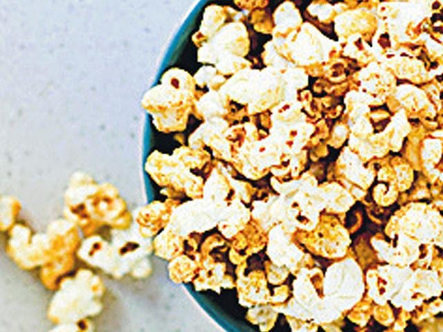 Popcorn kernels are fun, so take them on a ride with you! “While ready-to-make ­varieties are high on sodium and preservatives, organic popcorn prepared at home is low-calorie, high-fiber and antioxidant-rich ­member of the whole-grain ­family,” says nutritionist Mona Goel. Combine organic popcorn kernels with some olive or sunflower oil in a covered pan, and shake it till the kernels pop.