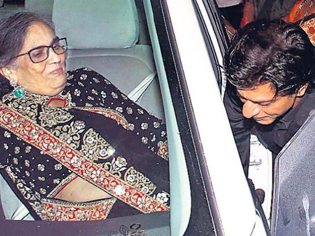 Shah Rukh was seen helping Salman’s mother, Salma Khan, into the car as she was leaving after the event. (Yogen Shah/ HT Photo)