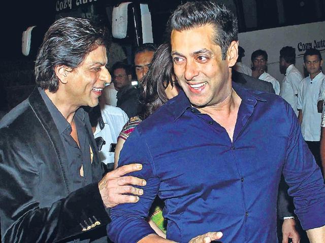After Shah Rukh kissed Arpita on her forehead at the Sangeet, he was spotted at the newlyweds’ star-studded reception on Friday, too. Here, he is seen sharing a laugh with Salman Khan. (Yogen Shah/ HT Photo)