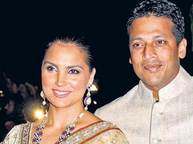 Lara and Mahesh Bhupathi at Arpita Khan's reception. (Yogen Shah/HT photo)