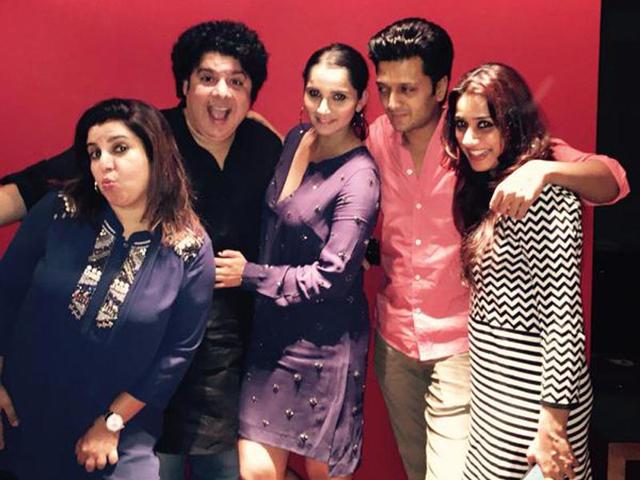 Farah Khan, Sajid Khan, Sania Mirza, Riteish Deshmukh and Ashwini Yardi share a light moment on Sajid's birthday. (Courtesy: Twitter)