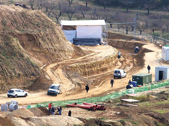 Experts-say-the-remains-were-clearly-those-of-a-powerful-personality-which-can-be-seen-from-the-unique-tomb