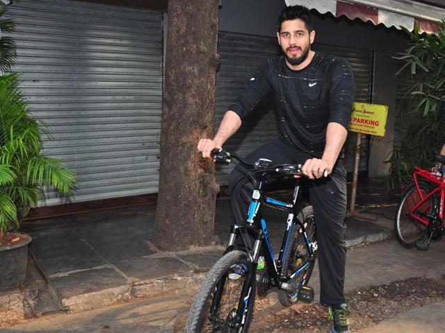 Actor Sidharth Malhotra cycles at The Equal Street Movement in Bandra, Mumbai on November 24, 2014. Sidharth made his Bollywood debut in 2012 with Student of the Year. (IANS) Actor Sidharth Malhotra cycles at The Equal Street Movement in Bandra, Mumbai on November 24, 2014. Sidharth made his Bollywood debut in 2012 with Student of the Year. (IANS)