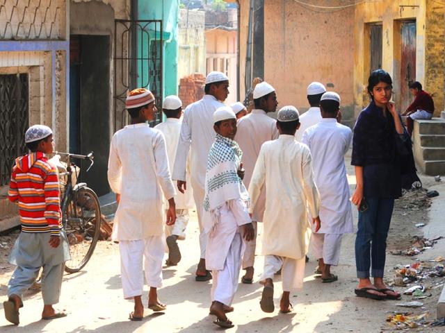 Madrasa-students-at-Qamar-Maqdoomi-Road-in-Wasseypur-Dhanbad-Parwaz-Khan-HT-Photo Madrasa-students-at-Qamar-Maqdoomi-Road-in-Wasseypur-Dhanbad-Parwaz-Khan-HT-Photo