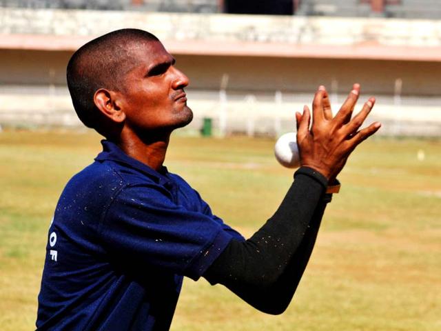 State-level blind cricketers play during the two-day tournament organized by the Blind Welfare Organization and Thane rotary club in Thane. (Praful Gangurde/HT photo) State-level blind cricketers play during the two-day tournament organized by the Blind Welfare Organization and Thane rotary club in Thane. (Praful Gangurde/HT photo)