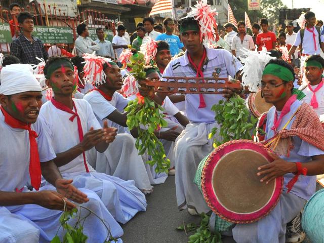 Tribals-take-part-in-the-ancient-festival-Sarhul-in-Ranchi-Diwakar-Prasad-HT-Photo